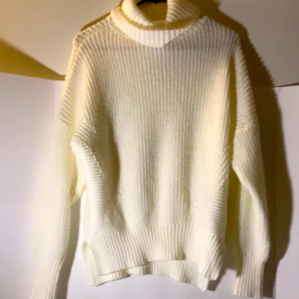 SO sweater size L long sleeves cowl neck cream Cabincore Grandmacore